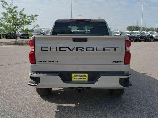 White Sands 2026 Chevrolet Silverado 1500 RST
