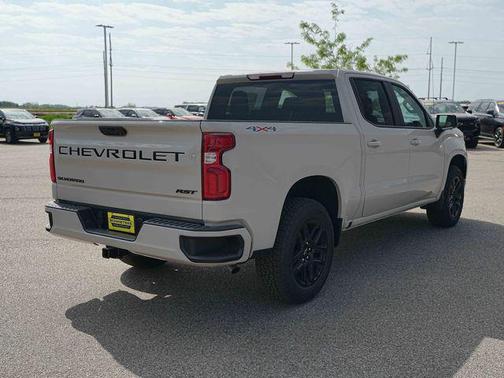White Sands 2026 Chevrolet Silverado 1500 RST