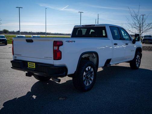 Summit White 2024 Chevrolet Silverado 2500 Custom