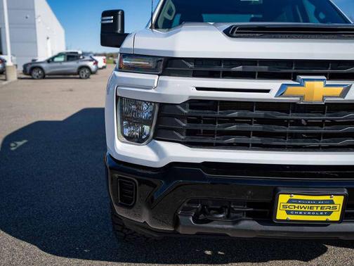 Summit White 2024 Chevrolet Silverado 2500 Custom