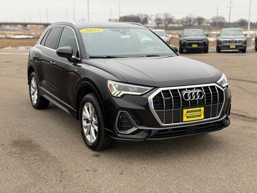2025 Audi Q3 Premium 45 TFSI S line quattro Tiptronic