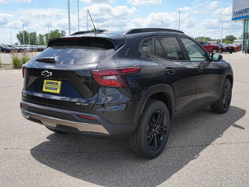 Mosaic Black Metallic 2026 Chevrolet Trax FWD ACTIV