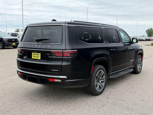 Diamond Black Crystal Pearlcoat 2024 Jeep Wagoneer L Series II 4x4