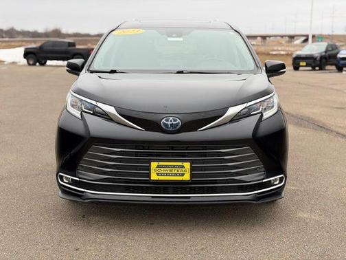2023 Toyota Sienna Limited