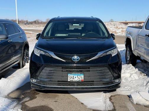2023 Toyota Sienna Limited