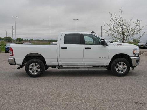 Bright White Clearcoat 2024 RAM 2500 Big Horn Crew Cab 4x4 6'4' Box