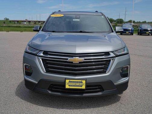 Sterling Gray Metallic 2023 Chevrolet Traverse LT Cloth