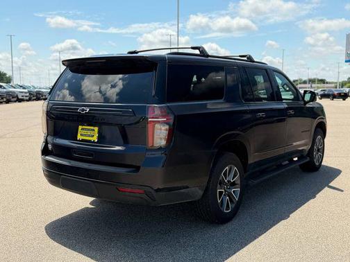 Midnight Blue Metallic 2024 Chevrolet Suburban 4WD Z71