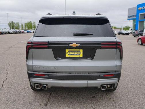 Sterling Gray Metallic 2026 Chevrolet Traverse LT