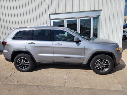 2019 Jeep Grand Cherokee Laredo