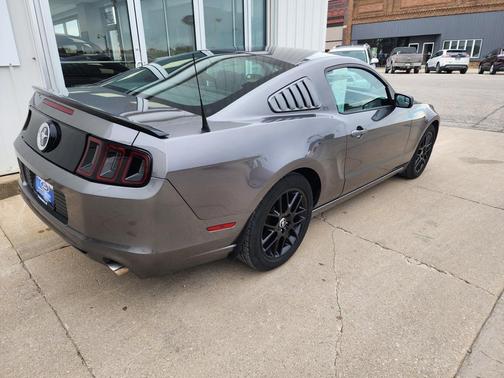 2014 Ford Mustang V6