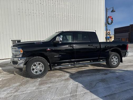 2024 RAM 2500 Laramie Crew Cab 4x4 6'4' Box