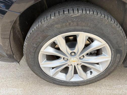 Mosaic Black Metallic 2024 Chevrolet Malibu FWD 1LT