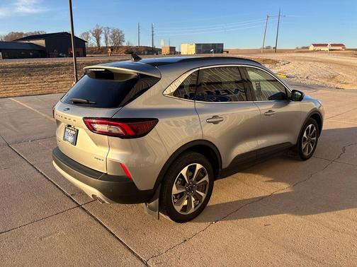 Iconic Silver Metallic 2023 Ford Escape Platinum