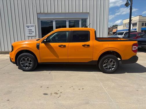 Orange Fury Metallic Tri-Coat 2026 Ford Maverick XLT