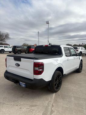 Oxford White 2025 Ford Maverick Lariat