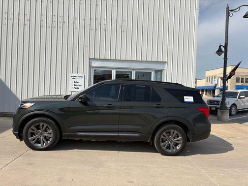 Forged Green Metallic 2024 Ford Explorer XLT