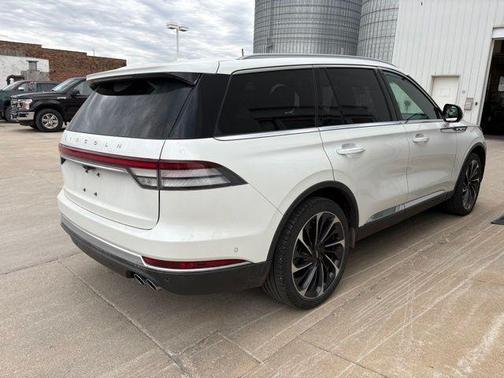 Pristine White Metallic Tri-Coat 2024 Lincoln Aviator Reserve AWD
