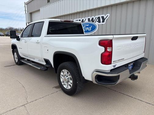 Summit White 2024 Chevrolet Silverado 2500 LT