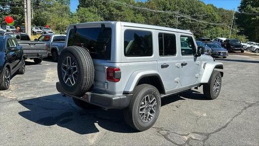 2024 Jeep Wrangler 4-Door Sahara 4x4