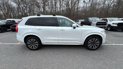 2020 Volvo XC90 T6 Momentum