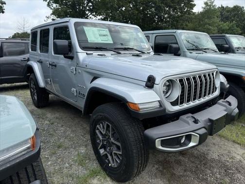2024 Jeep Wrangler 4-Door Sahara 4x4