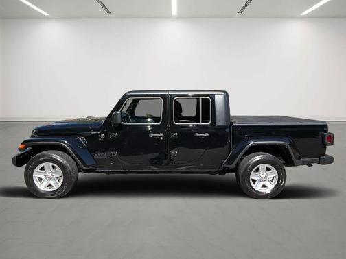 2022 Jeep Gladiator Sport S