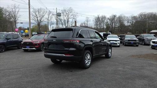 2025 Jeep Grand Cherokee Laredo