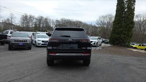2025 Jeep Grand Cherokee Laredo
