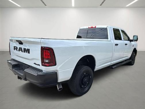2025 RAM 2500 Tradesman Crew Cab 4x4 8' Box