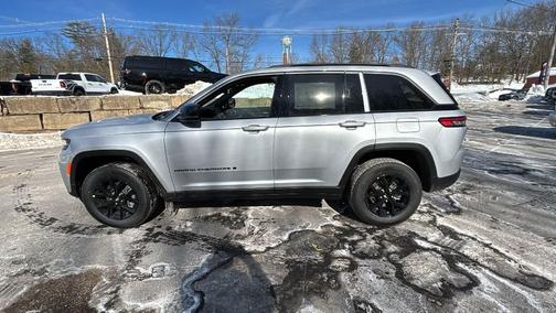2026 Jeep Grand Cherokee Altitude