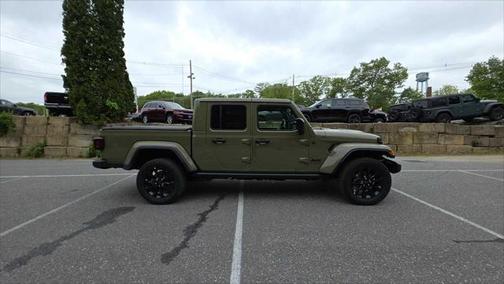 2025 Jeep Gladiator Nighthawk