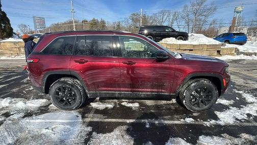2026 Jeep Grand Cherokee Altitude