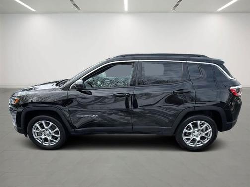 2023 Jeep Compass Latitude Lux