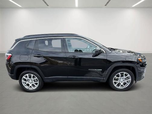 2023 Jeep Compass Latitude Lux