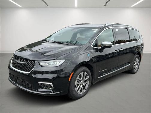 2023 Chrysler Pacifica L