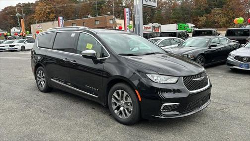 2023 Chrysler Pacifica L