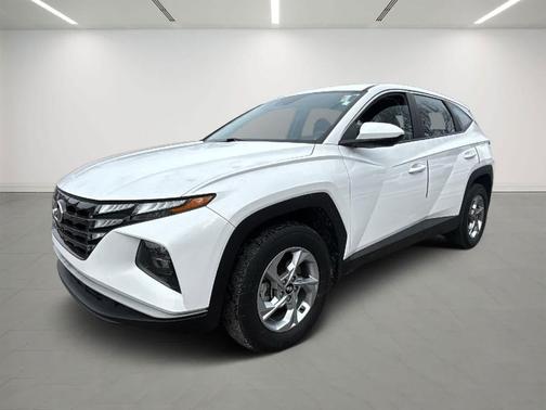 2023 Hyundai TUCSON SE