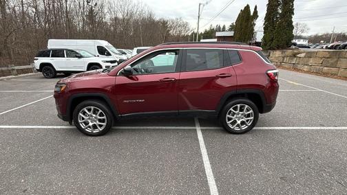 2022 Jeep Compass Latitude Lux