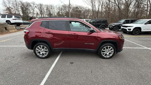 2022 Jeep Compass Latitude Lux