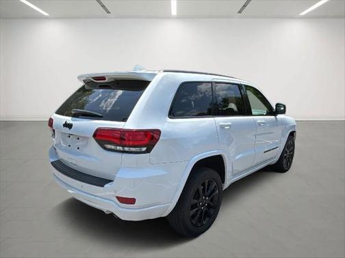 2022 Jeep Grand Cherokee Laredo