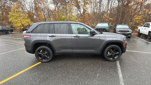2022 Jeep Grand Cherokee Altitude