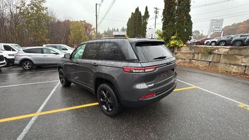 2022 Jeep Grand Cherokee Altitude