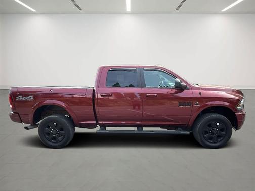 2017 RAM 2500 Laramie Crew Cab 4x4 6'4' Box