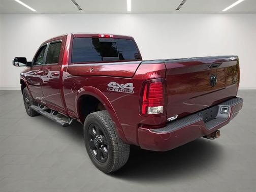 2017 RAM 2500 Laramie Crew Cab 4x4 6'4' Box