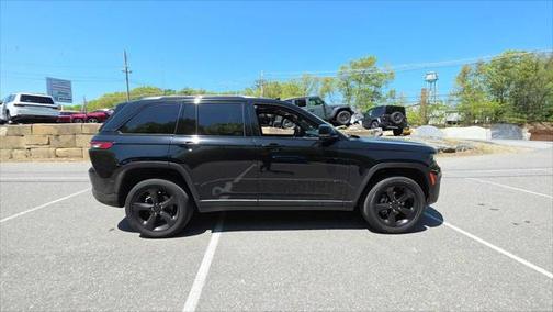 2022 Jeep Grand Cherokee Altitude