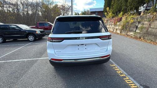 2025 Jeep Grand Cherokee Laredo