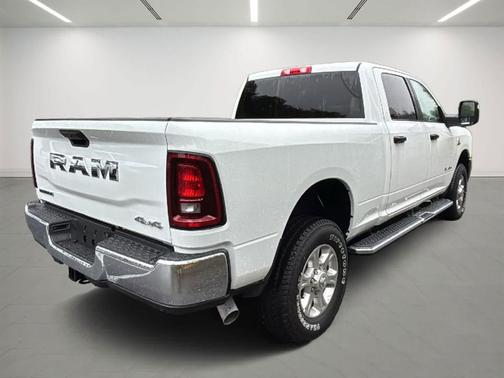 2025 RAM 2500 Big Horn Crew Cab 4x4 6'4' Box