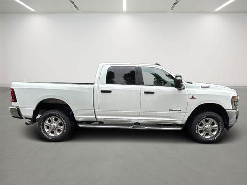 2025 RAM 2500 Big Horn Crew Cab 4x4 6'4' Box