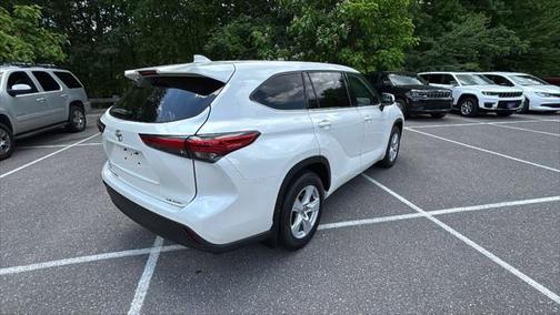 2021 Toyota Highlander LE